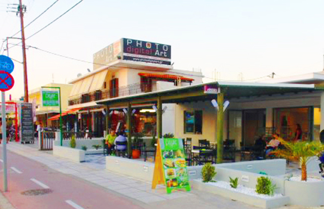 deluxe-cafe-4.jpg
