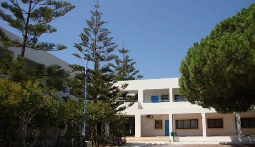 Γυμνάσιο Αντιμάχειας - Ευχαριστήριο μήνυμα προς το σούπερ μάρκετ Κρητικός Καρδάμαινας για την προσφορά πέντε λάπτοπ.