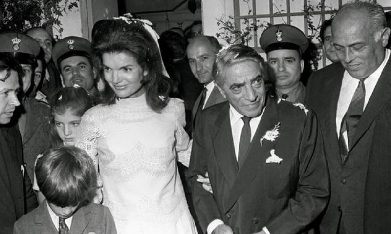 Αποκάλυψη στενού συνεργάτη του Ωνάση: «Ο γάμος του Αριστοτέλη με την Τζάκι ήταν μια καλή μπίζνα»