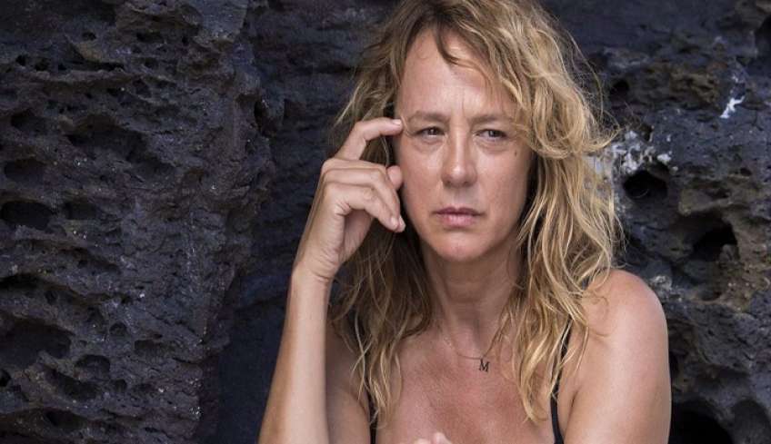 «Παράθυρο στη θάλασσα» στο Εrtflix – Η Νίσυρος ως σκηνικό μιας ανθρώπινης ιστορίας