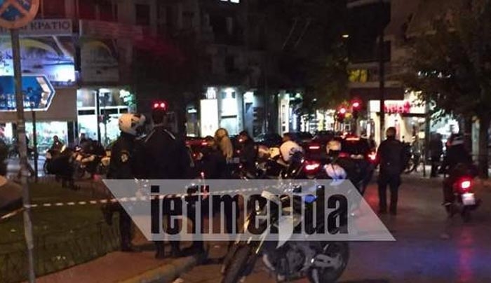 Τρόμος στο Παγκράτι -Πυροβόλησαν δύο άτομα μέσα σε νοικιασμένο αυτοκίνητο