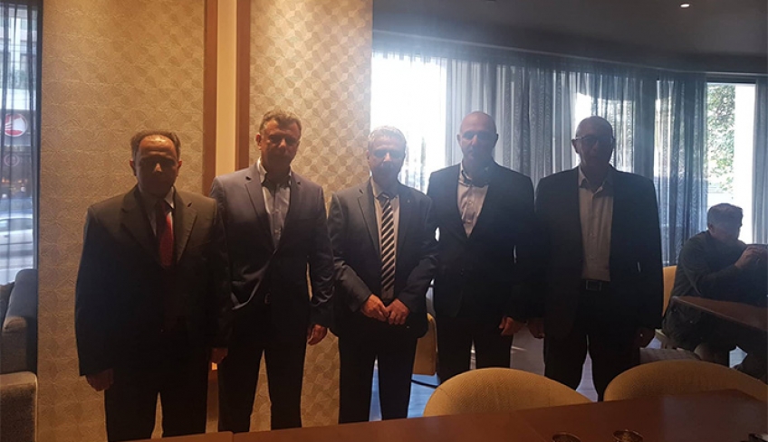 Σε κοινή δήλωση κατέληξαν στη σημερινή συνάντησή τους στην Αθήνα οι πέντε Δήμαρχοι των νησιών που σηκώνουν το βάρος του προσφυγικού – μεταναστευτικού.