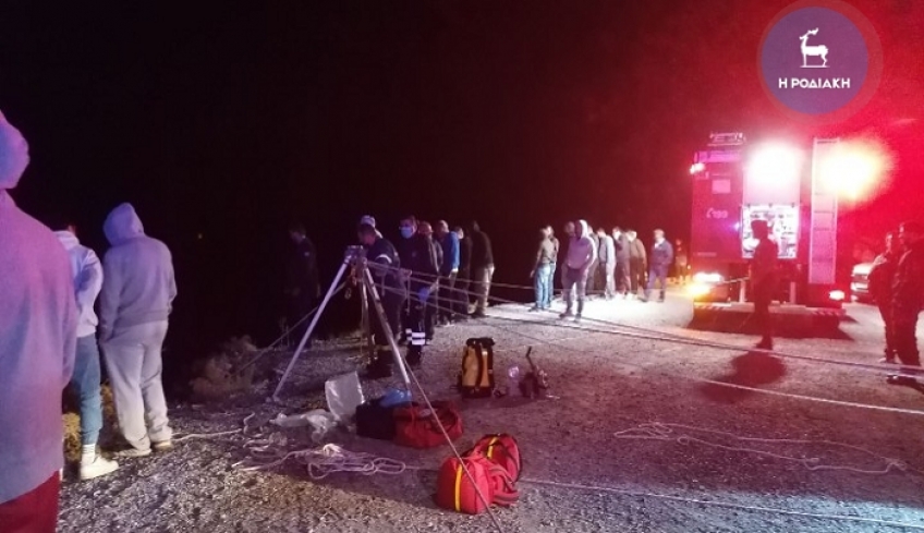 Νέο τροχαίο ατύχημα στη Ρόδο - Μεγάλη επιχείρηση από ΕΚΑΒ - Πυροσβεστική και Λιμενικό για τον απεγκλωβισμό του οδηγού