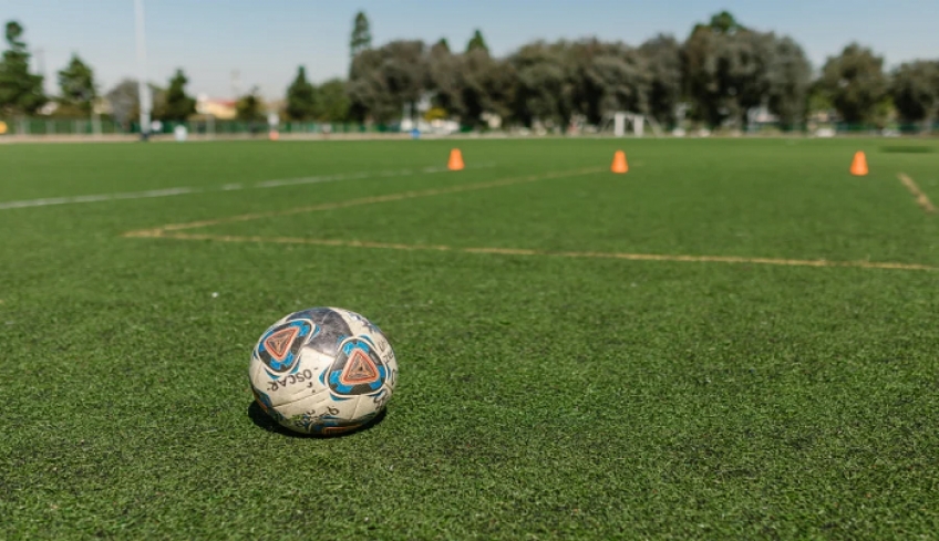 «Βόμβα» FIFA στο ποδόσφαιρο! Θέλει μισάωρα ημίχρονα και... παύση χρόνου