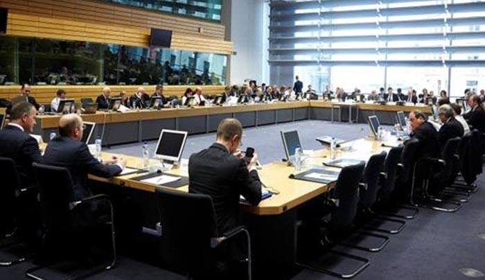 Έλεγχος κάθε 30 Απριλίου και «κόφτης» με προεδρικό διάταγμα