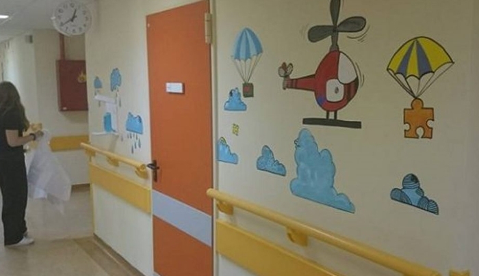 Στην παιδιατρική του νοσοκομείου Λαμίας τα δυο αδελφάκια εν αναμονή των εργαστηριακών εξετάσεων (βίντεο)