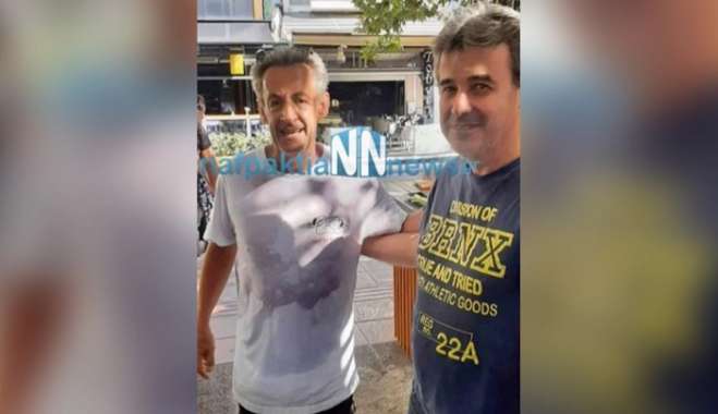 Στη Ναύπακτο ο Σαρκοζί - Έβγαλε σέλφι με κατοίκους