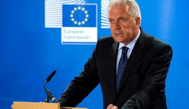 Αβραμόπουλος: Να μην γίνει αντικείμενο εκμετάλλευσης από τους λαϊκιστές το θέμα των προσφύγων
