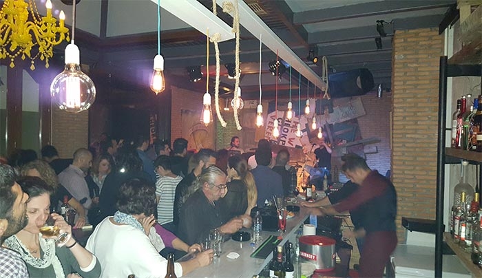 Ο Μ. Φάμελος και ο Σ. Δρογώσης σήμερα στο "Lab art Cafe Bar"
