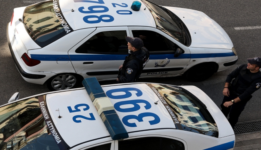 Δράμα στη Λαμία: Ζούσε δίπλα στον νεκρό αδελφό της