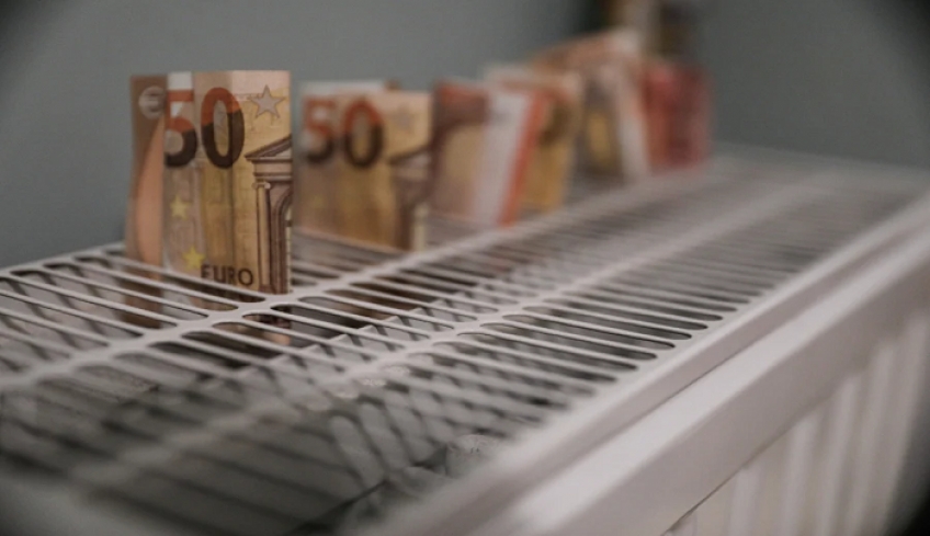 Επιδοτήσεις σε φυσικό αέριο και ρεύμα για όλο το 2022 -Σε ΦΕΚ η απόφαση Σκρέκα