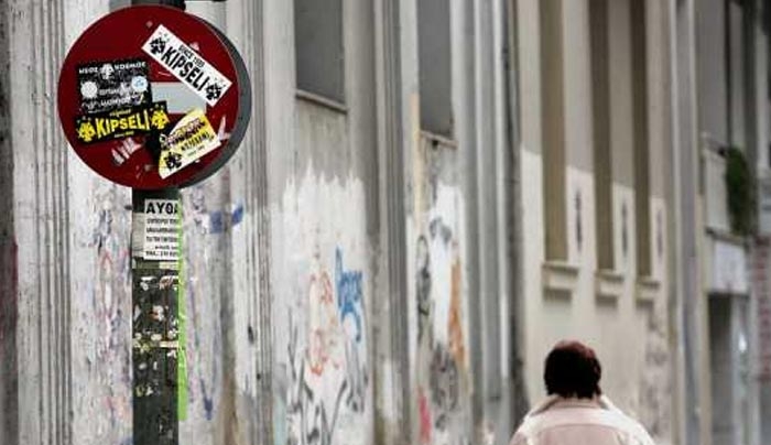 Φόρο στους «βασικούς» μισθούς - συντάξεις και αύξηση ΦΠΑ σε ΔΕΗ και νερό ζητούν οι δανειστές!