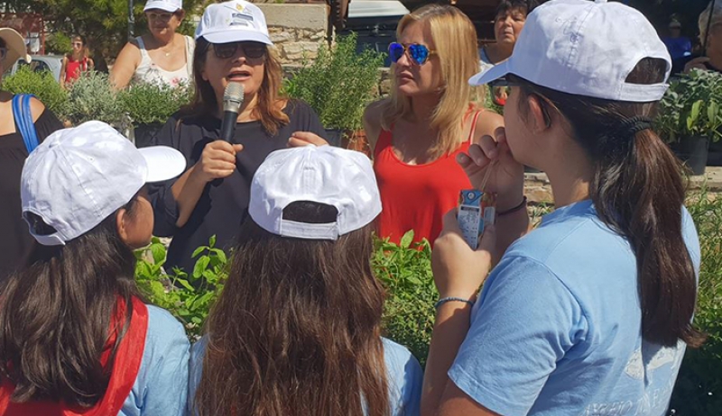 Με μεγάλη συμμετοχή πραγματοποιήθηκε στην Σύρο η δράση “Aegean Mamas Know Best” (φωτό)