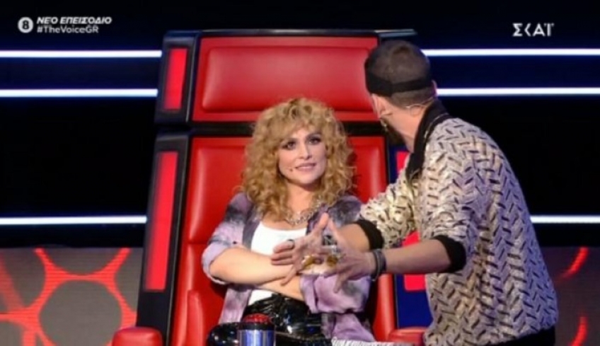 The Voice: Το ασύλληπτο “ψήσιμο” Μουζουράκη στην Ζουγανέλη για να του κλέψει παίκτρια!