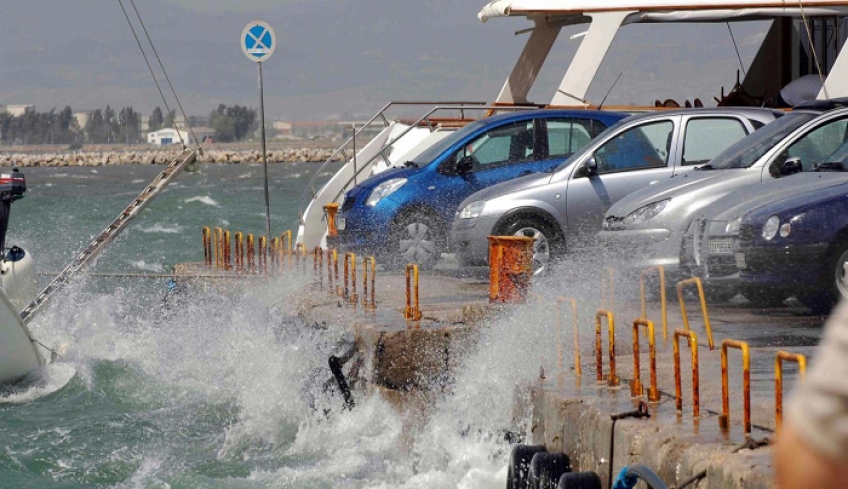 Καιρός: Προβλήματα λόγω των θυελλωδών ανέμων – Που έχει απαγορευτικό απόπλου