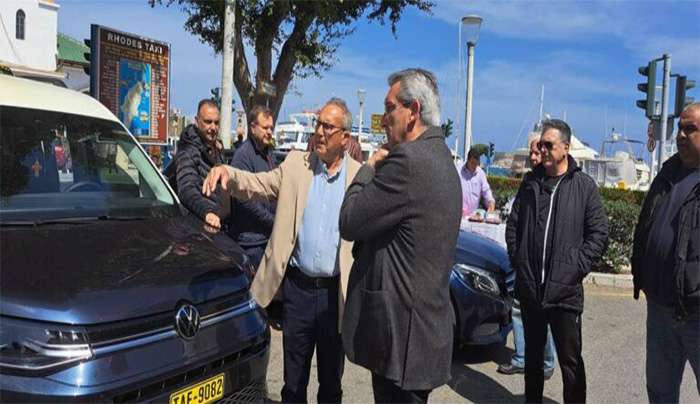 Μεγάλο το ενδιαφέρον για τα ταξί έξι έως εννέα θέσεων  123 οι άδειες σήμερα στα Δωδεκάνησα