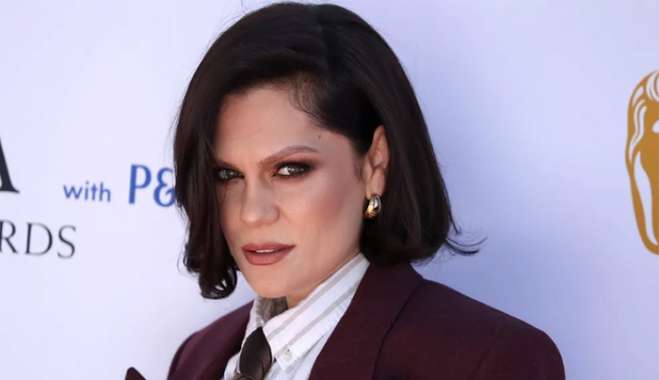 Η Jessie J διαγνώστηκε με καρκίνο του μαστού: 6 πρώιμα συμπτώματα που δεν πρέπει να αγνοήσουμε