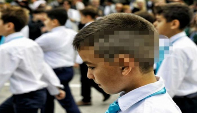 Το κούρεμα μαθητή στην παρέλαση που μαγνήτισε τα βλέμματα και έγινε viral (Φωτό)