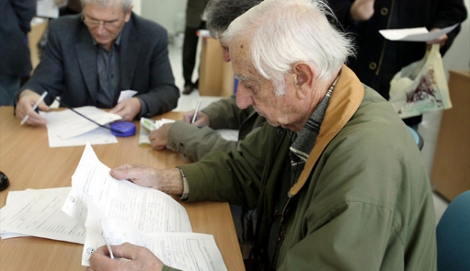 Έως 700 ευρώ ( μικτά ) σύνταξη για 1 στους 3 δικαιούχους