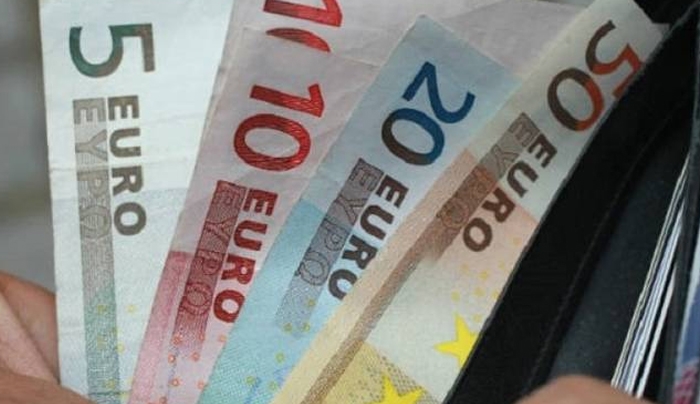Κοινωνικό Επίδομα Αλληλεγγύης: Ποιοι το δικαιούνται και πότε θα το πάρουν