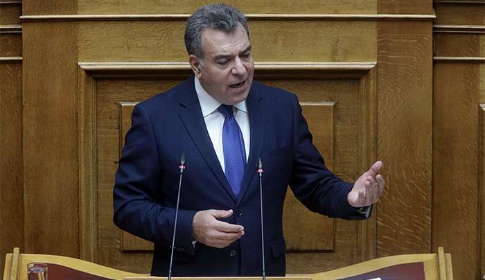 «Πρωτοβουλία του Μάνου Κόνσολα για τη μείωση των χρεώσεων των τραπεζών που σχετίζονται με τις ηλεκτρονικές συναλλαγές»