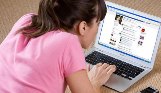 Τι αποκαλύπτουν τα status σου στο Facebook