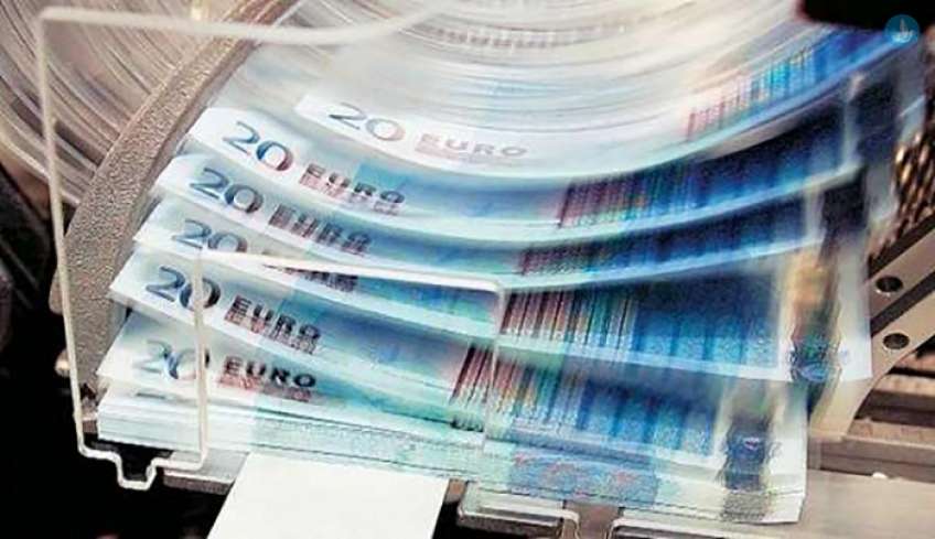 Οικονόμου: 20-21 Απριλίου το έκτακτο επίδομα των 200 ευρώ