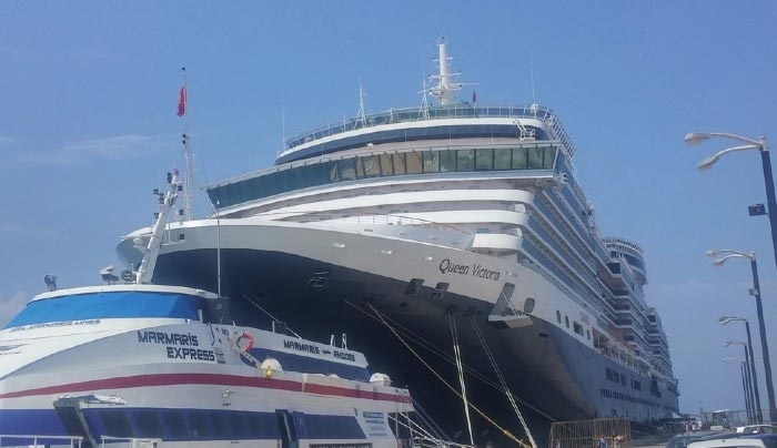Στη Ρόδο ήρθε εκτάκτως το Queen Victoria