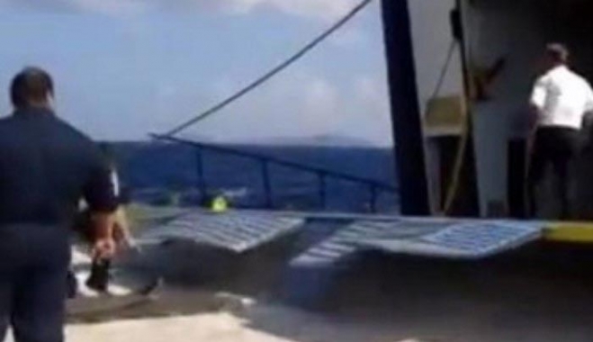 Σοβαρός τραυματισμός από καταπέλτη πλοίου