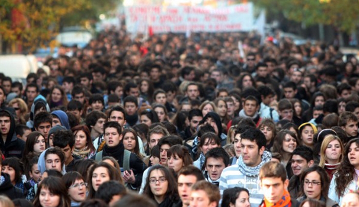 Εκλογές 2015: Υπάρχουν λύσεις για να ψηφίσουν οι 18χρονοι!