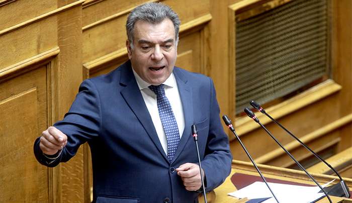 «Παρέμβαση και τολμηρές προτάσεις του Μάνου Κόνσολα σε τρεις Υπουργούς για τη μείωση της τιμής των αεροπορικών και ακτοπλοϊκών εισιτηρίων»