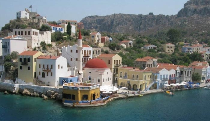 Πρόκληση Ερντογάν: Με αποκλεισμό του Καστελλόριζου «απαντά» στη μη έκδοση των 8!
