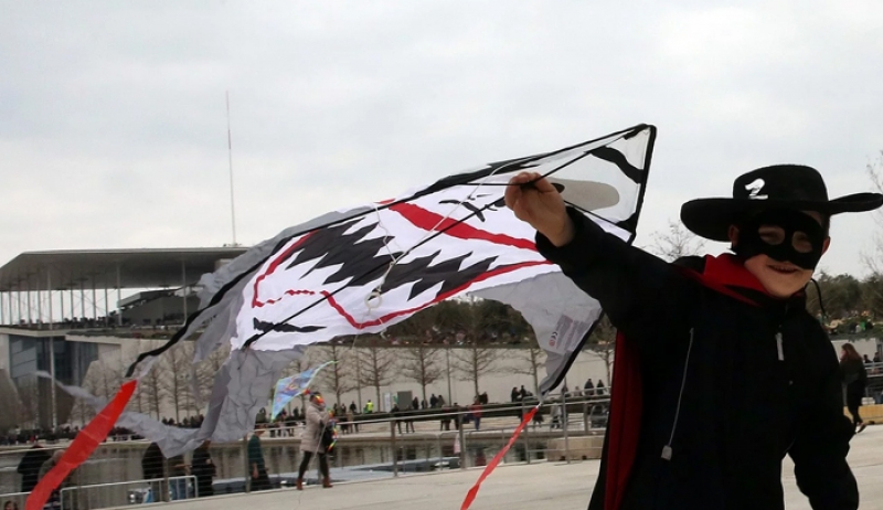 Τι πρέπει να κάνουμε αν ο χαρταετός μας μπλεχτεί σε ηλεκτροφόρα καλώδια