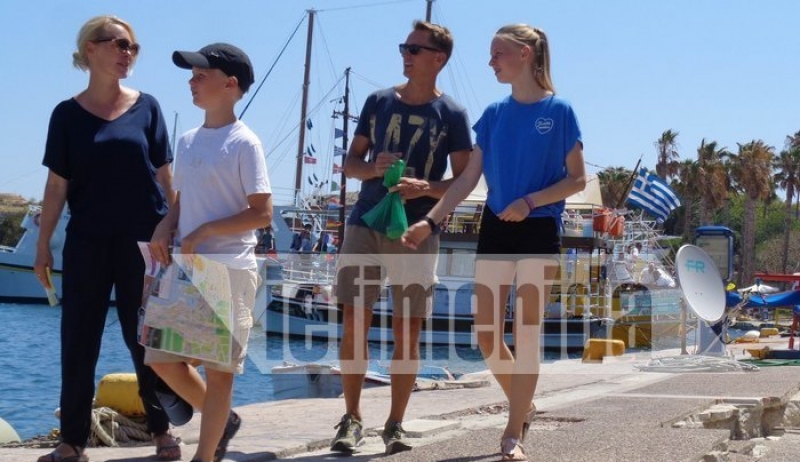 «Αυτοψία» του iefimerida στην Κω -Κατεστραμμένη παραμένει η προβλήτα στο λιμάνι από τον περσινό σεισμό [εικόνες]