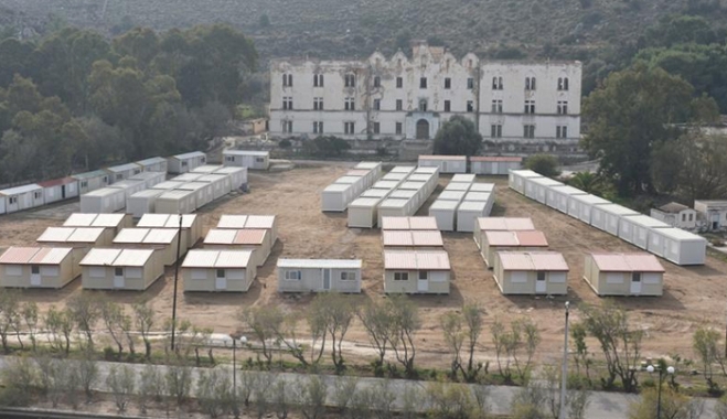Μετακινούν αστυνομικούς από την Κρήτη στο HotSpot της Λέρου