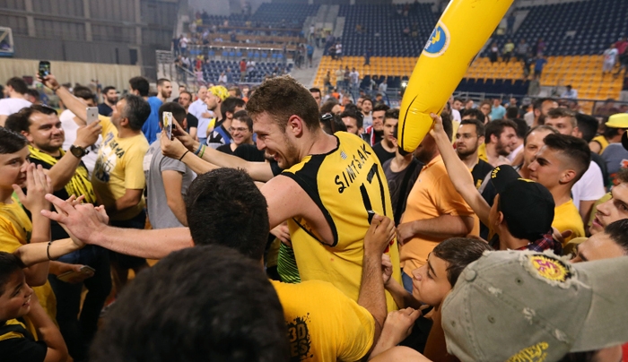 «Πάρτι» πρόκρισης στο παρκέ του Παλέ!