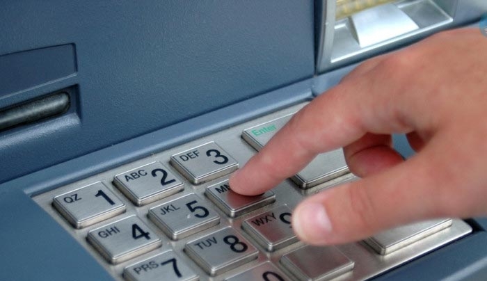 Capital Controls: Τι αλλάζει από 1η Σεπτεμβρίου στις αναλήψεις μετρητών