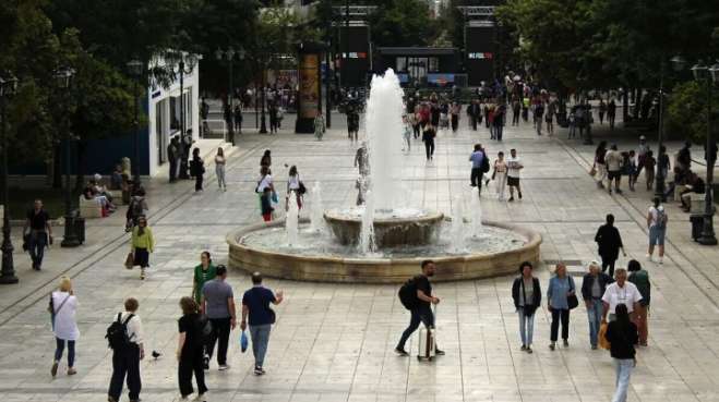 Στις «συμπληγάδες» της ακρίβειας: Τα σενάρια, τα μέτρα και οι προβληματισμοί