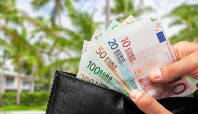 Ροδίτισσα «μάδησε» ομογενή από το Καμερούν πουλώντας του έρωτα