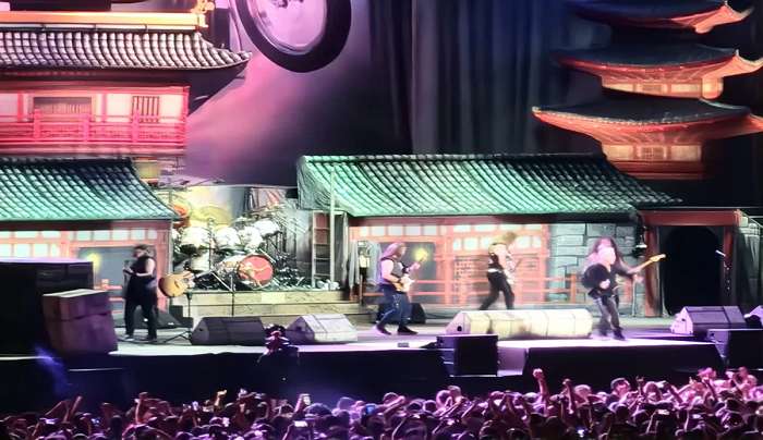 Σείεται το ΟΑΚΑ από τα riffs των Iron Maiden - Εντυπωσιακό σόου από τους θρύλους της heavy metal σκηνής