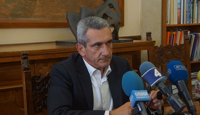 Κοινή δήλωση του Περιφερειάρχη Νοτίου Αιγαίου και του Δημάρχου Μυκόνου  για την ανυπαρξία του ΕΚΑΒ στα νησιά