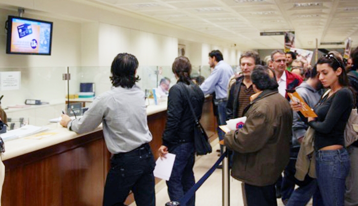 Εκτινάχθηκαν οι αναλήψεις μετά την είδηση για προσφυγή δύο τραπεζών στον ELA