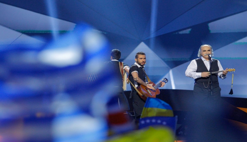 Αγάθωνας: Από το Κόζα Μόστρα και τη Eurovision μέχρι το ευχαριστώ στους νοσηλευτές με ρεμπέτικα