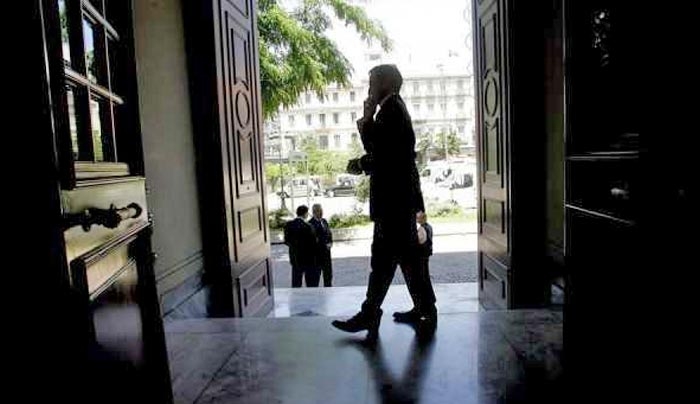 Capital controls: Νέα όρια εμβασμάτων και συναλλαγών για επιχειρήσεις