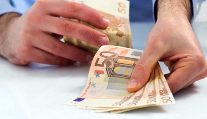 Την Μεγάλη Τετάρτη τα οικογενειακά επιδόματα