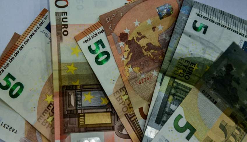 Αυξήσεις: Έρχονται «μικρότεροι» λογαριασμοί ρεύματος, τι θα γίνει με την ρήτρα αναπροσαρμογής