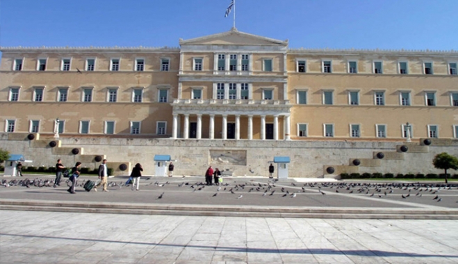 Φάντασμα επαναληπτικών εκλογών πάνω από τη χώρα