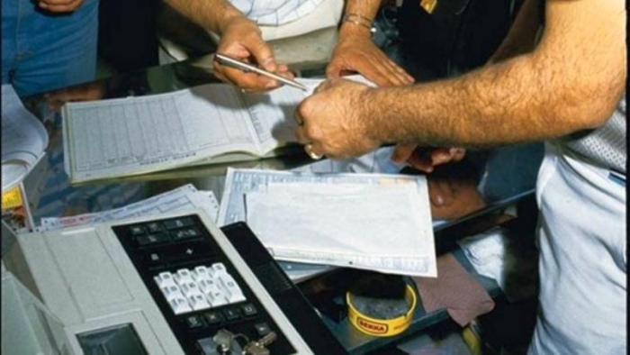 ΕΠΕΣΕ ΑΓΡΙΟ ΞΥΛΟ ΣΤΑ ΣΤΕΓΝΑ! Ιδιοκτήτης εστίασης ξυλοφόρτωσε εφοριακούς που πήγαν για έλεγχο!