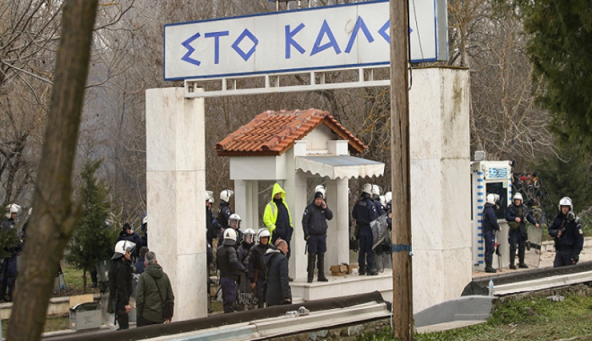 Καστανιές: Συγκινητικό χειροκρότημα των κατοίκων στα ΜΑΤ -«Σας ευχαριστούμε... » [βίντεο]