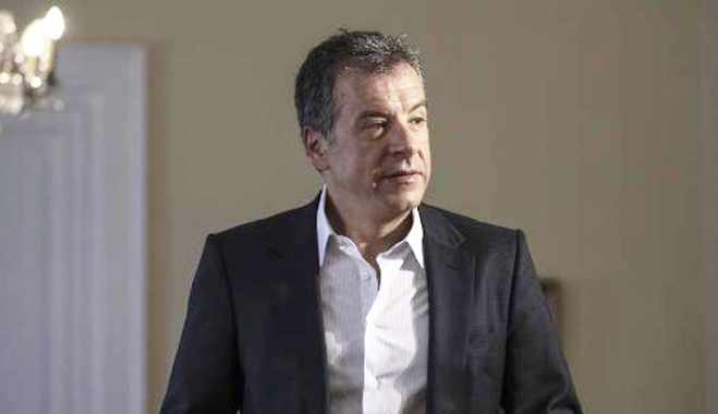 Θεοδωράκης: Κάποιοι πληρώνουν για να επιστρέψουμε στη δραχμή